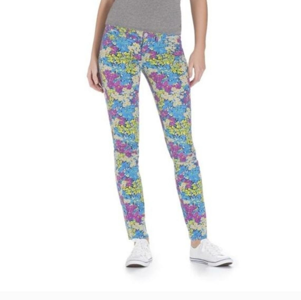 Aeropostale Ashley Floral Multicolored Skinny Jeans. Size 3/4